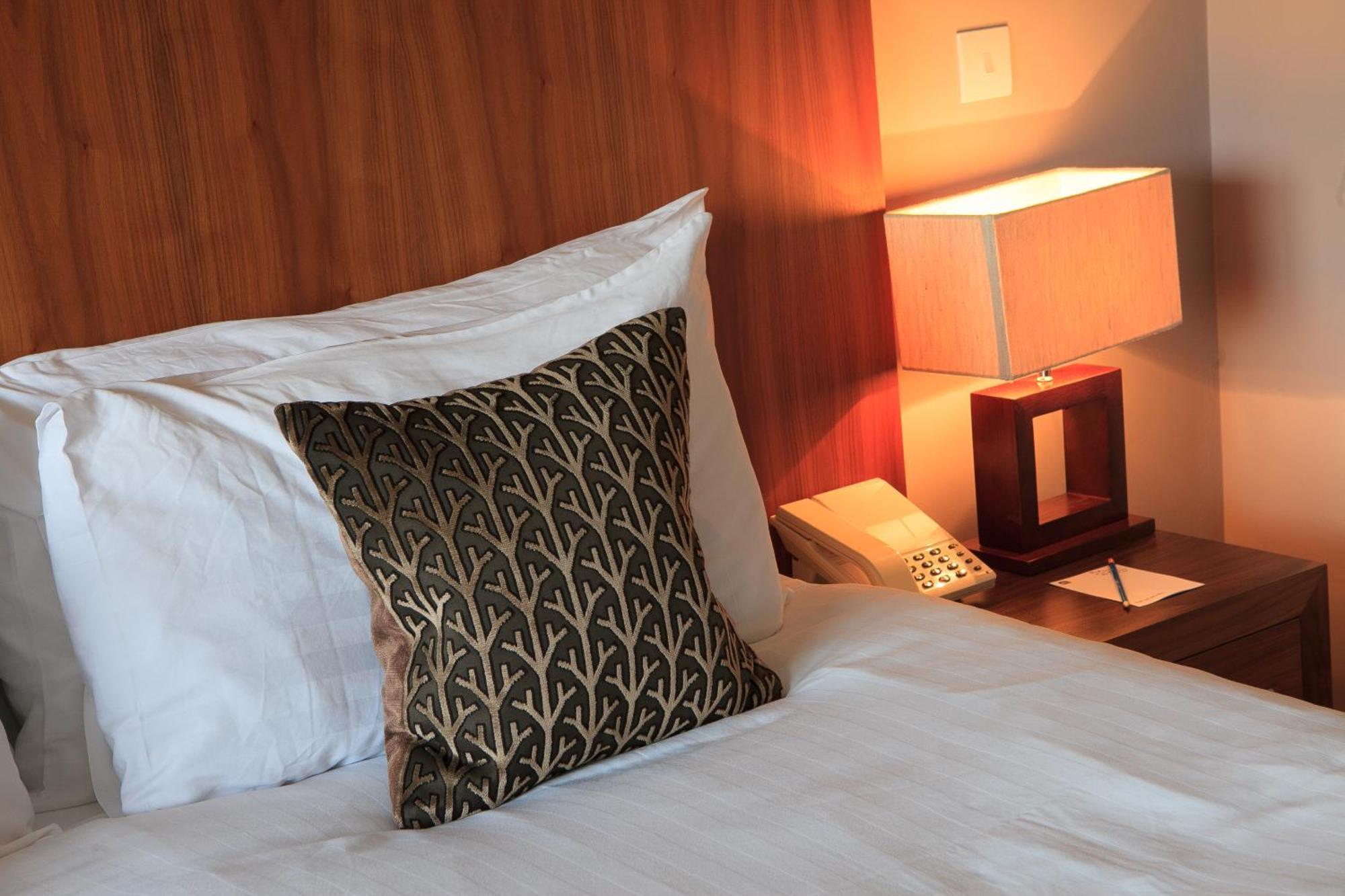 מידסומר נורטון Best Western Plus Centurion Hotel חדר תמונה